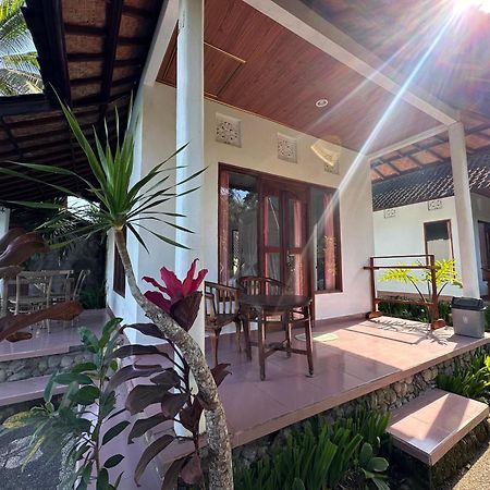 Villa Joglo Tepi Sungai Сідемен Екстер'єр фото